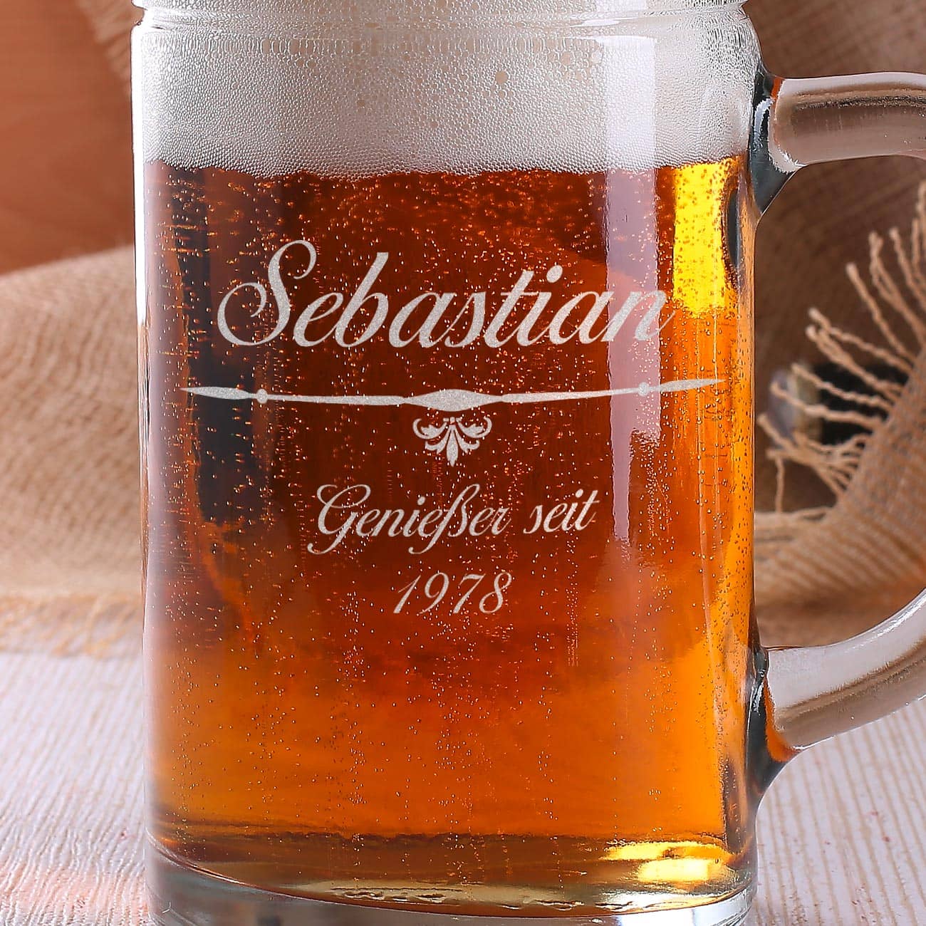 Name und Geburtsjahr als Gravur