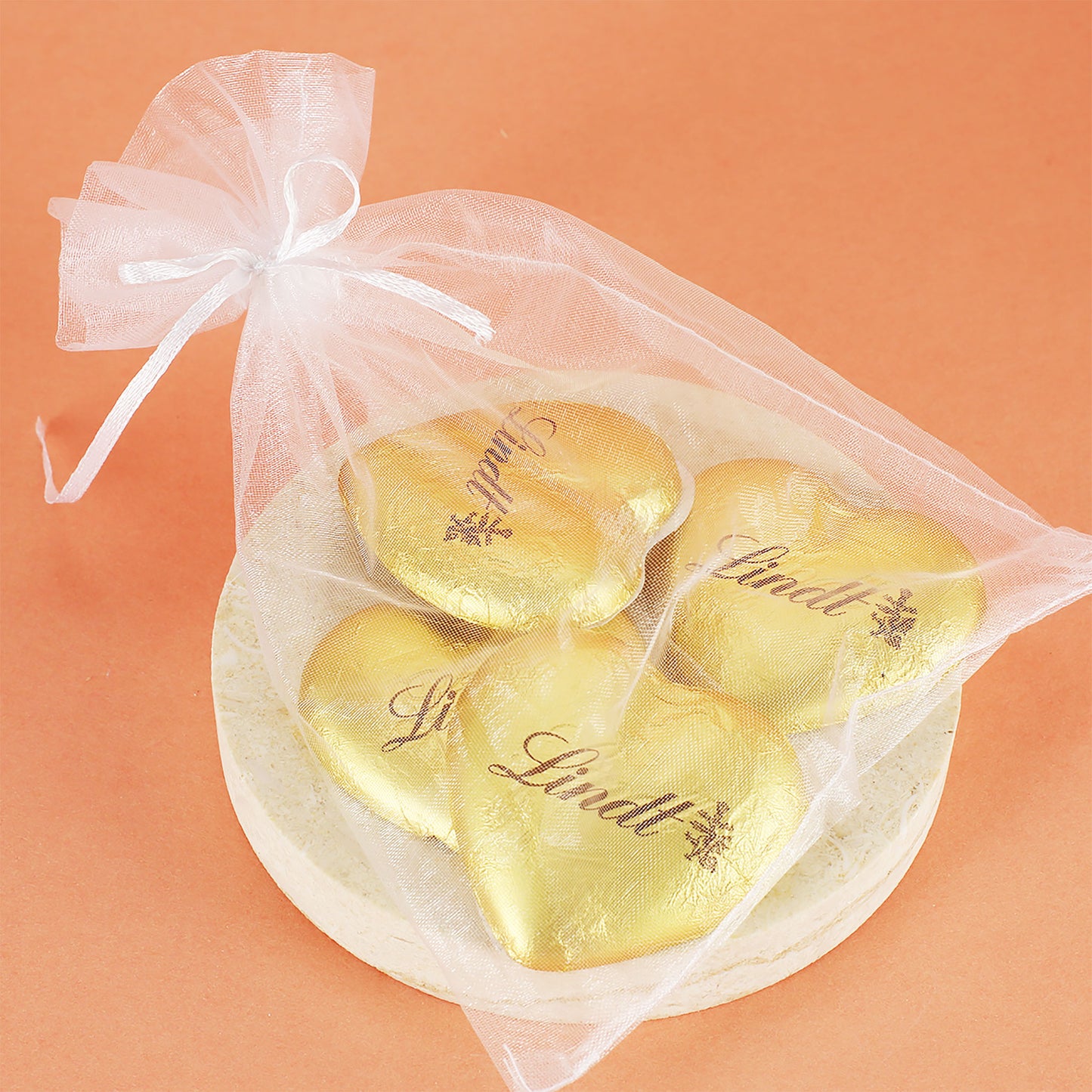 4 Stück große Lindt Schokoladenherzen als kleine Beigabe für Geschenke ca. 80 g