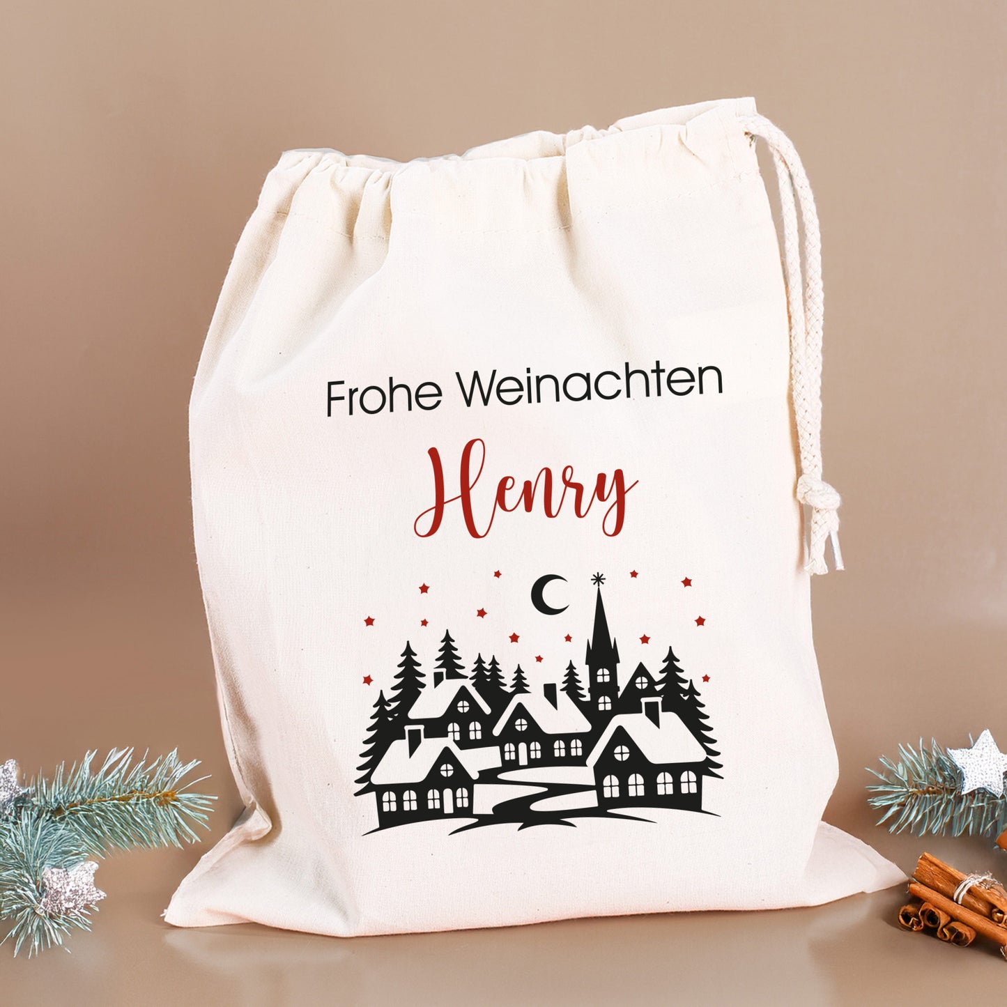 Personalisierter Geschenksack zu Weihnachten mit Wunschtext | Baumwollbeutel mit Winterdorf-Motiv