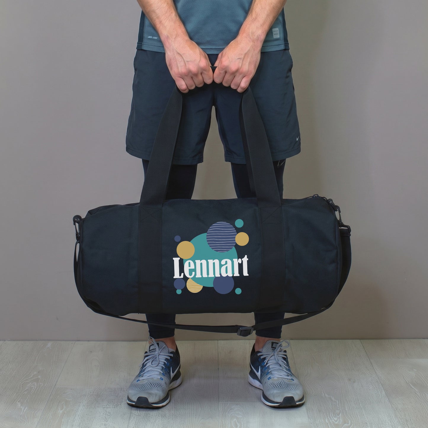 Sporttasche mit Name personalisiert als Geschenk | Kleine Reisetasche & Dufflebag für Freizeit und Sport