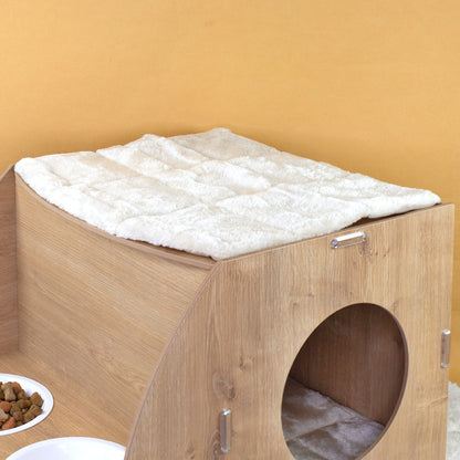 Detailansicht der oberen Liegefläche am Katzenhaus in Eiche-Optik mit weichem hellem Kuschelkissen