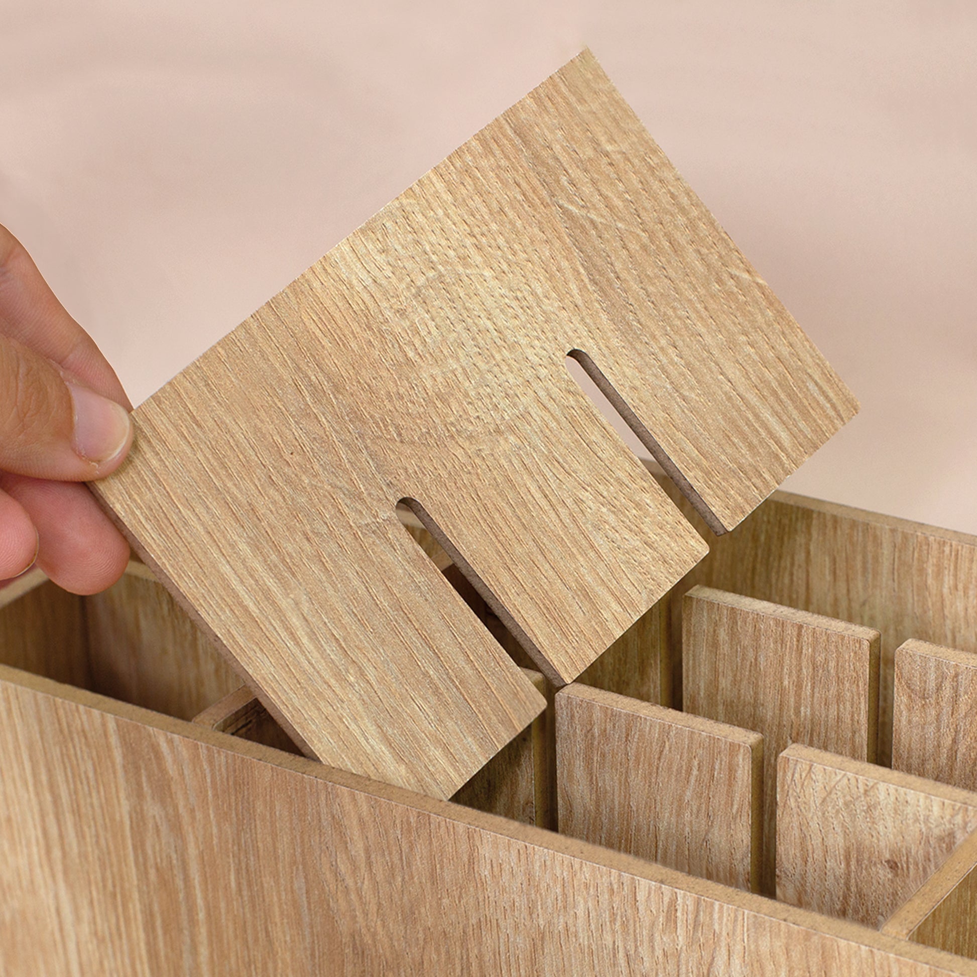 Make-up Organizer in Eiche-Optik mit herausnehmbarem Trennsteg und Stecksystem