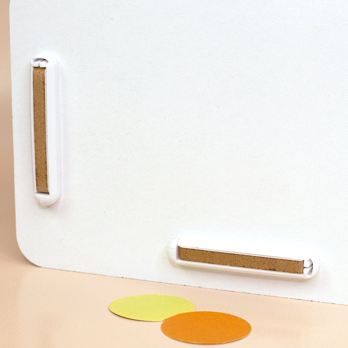 Weißer Make-up Organizer mit geschlossenem clipfritz Verschluss im Detail