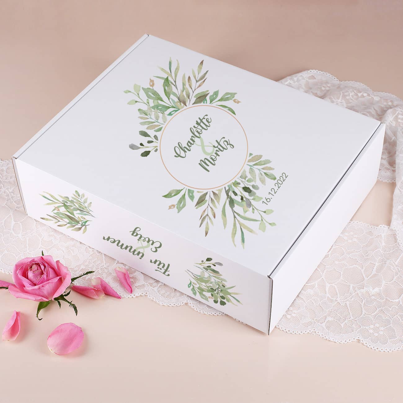 Geschenkverpackung personalisiert mit Name und Datum