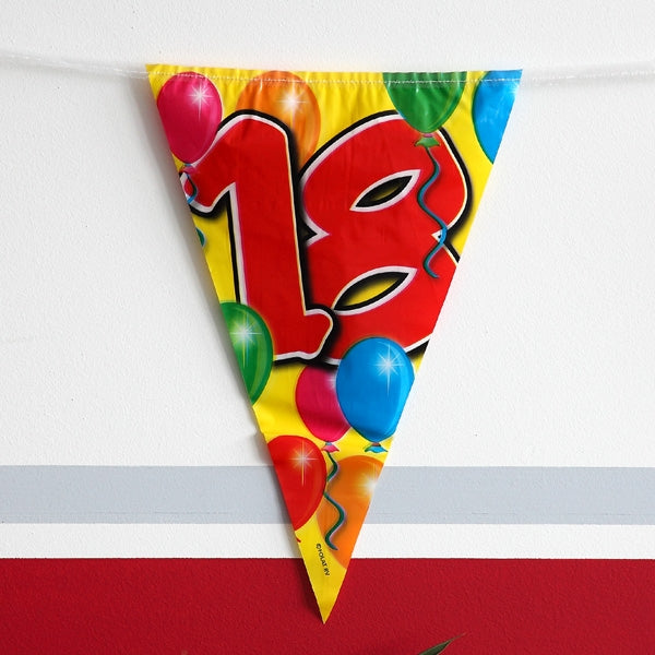 Wimpel mit Ballons und der Zahl 18 bedruckt