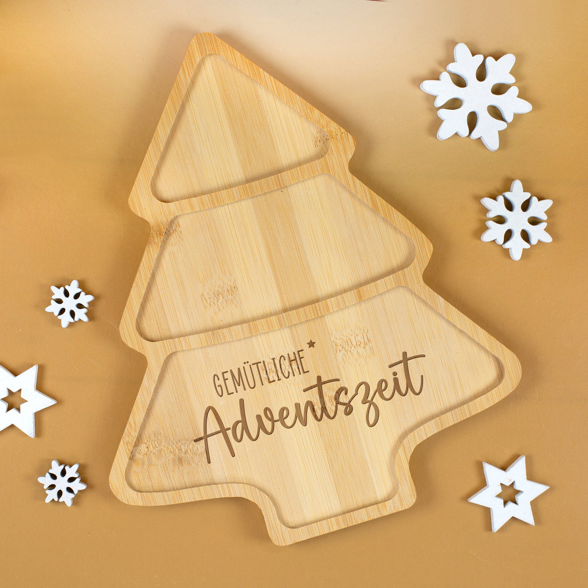 Plätzchenteller aus Bambus 'Gemütliche Adventszeit' in Weihnachtsbaum Form | Servierbrett als Geschenk