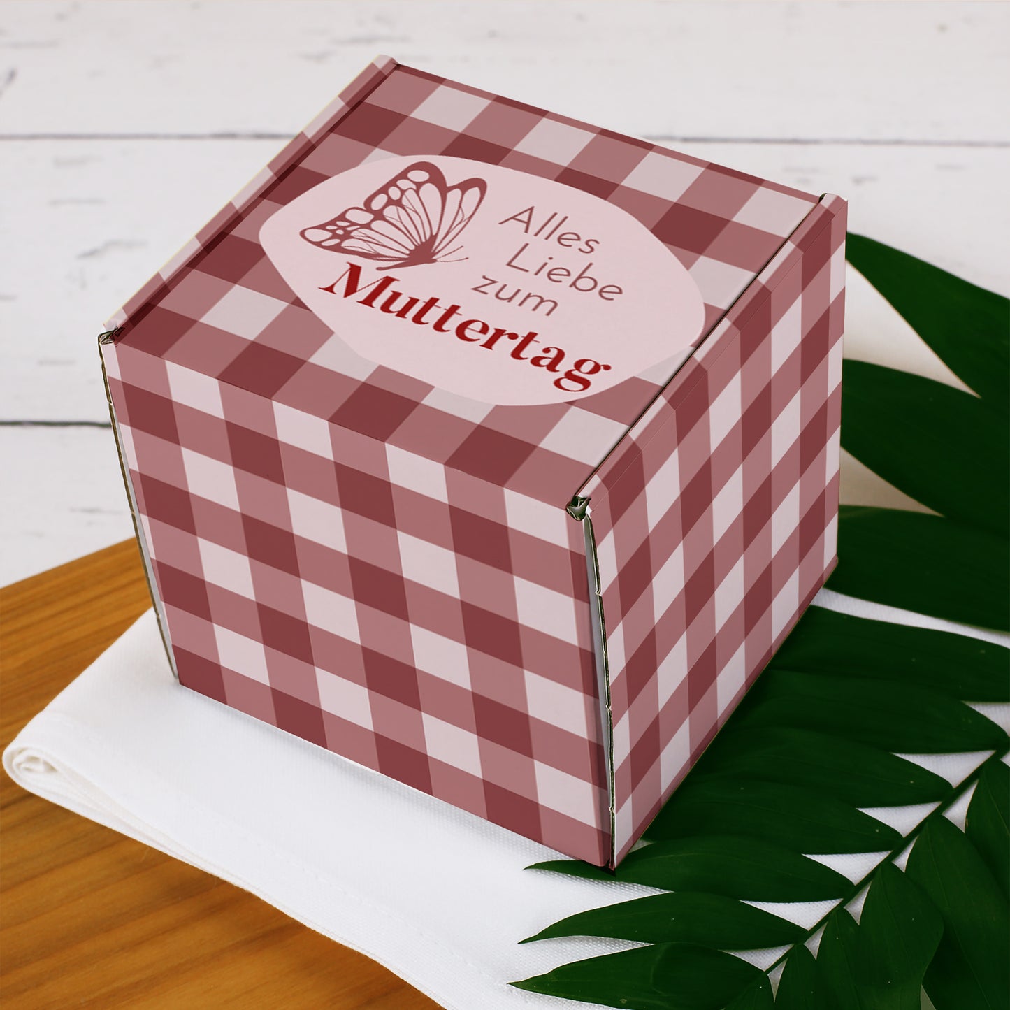 Geschenkverpackung für Tassen zum Muttertag | Geschenk Box mit Karomuster, Spruch & Schmetterling Motiv