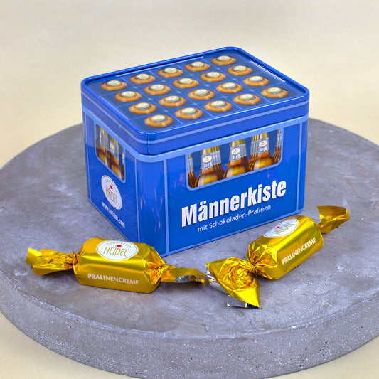 Männerkiste aus Metall im Bierkasten Design mit Schokoladen-Pralinen als Geschenk für Männer