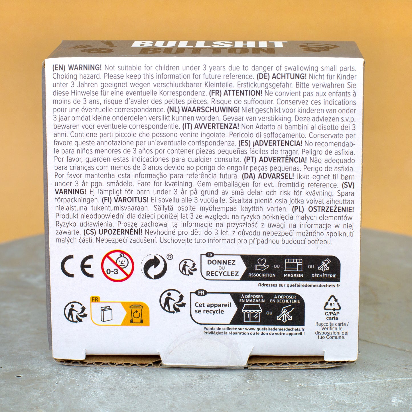 Rückseite der Verpackung mit Warnhinweisen und CE Kennzeichnung