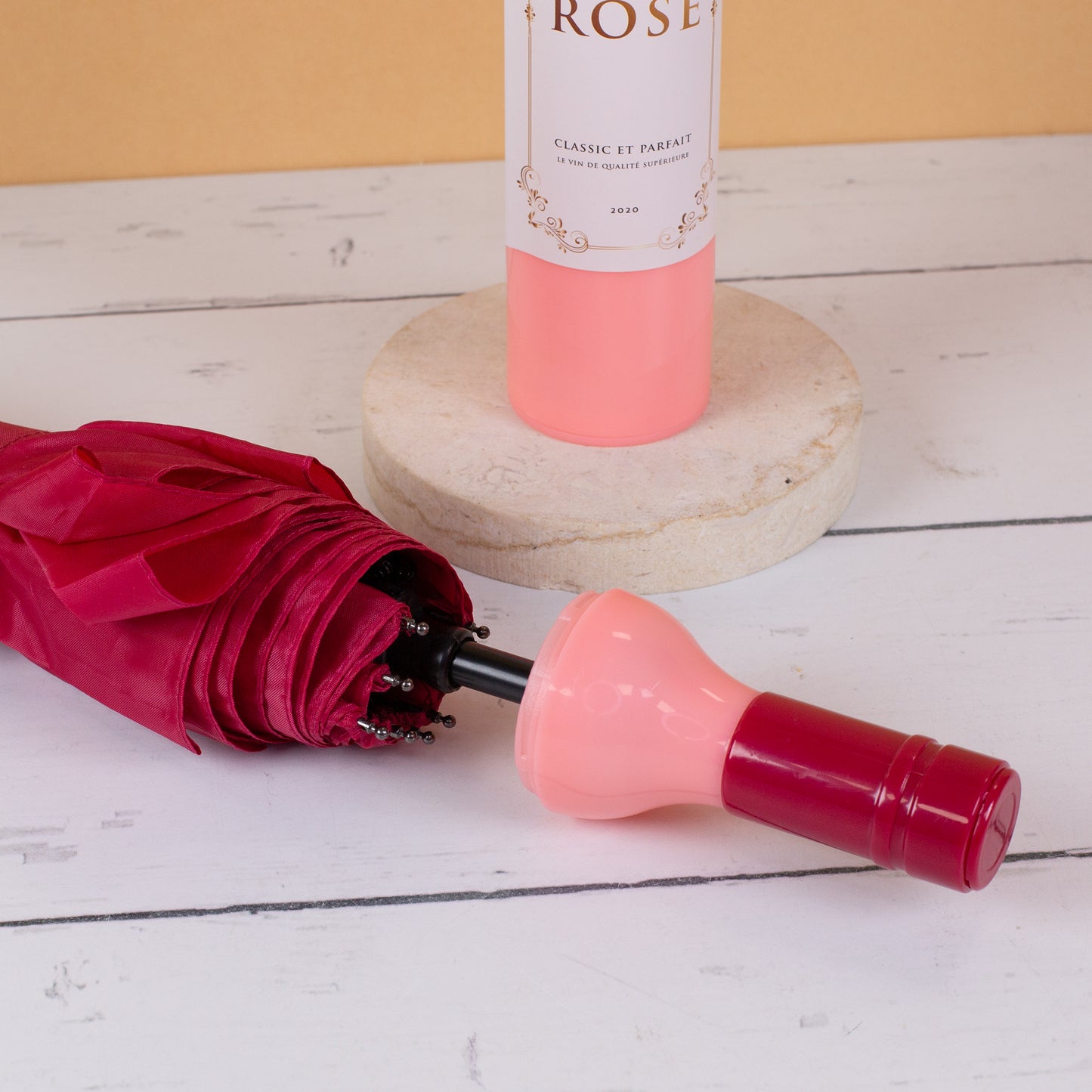 Taschen Regenschirm als Weinflasche Rosé