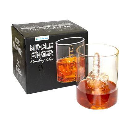 Mittelfinger Trinkglas mit Verpackung und Whisky als lustiges Geschenk für Männer