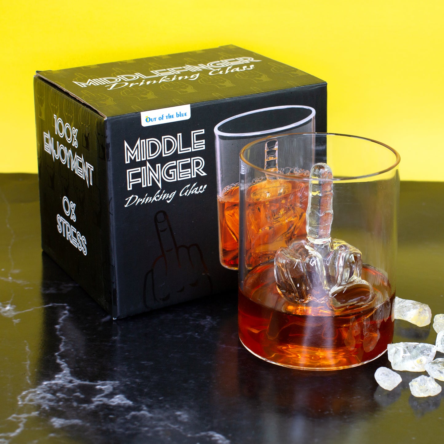 Freches Trinkglas mit Mittelfinger Figur, Whisky und Geschenkverpackung