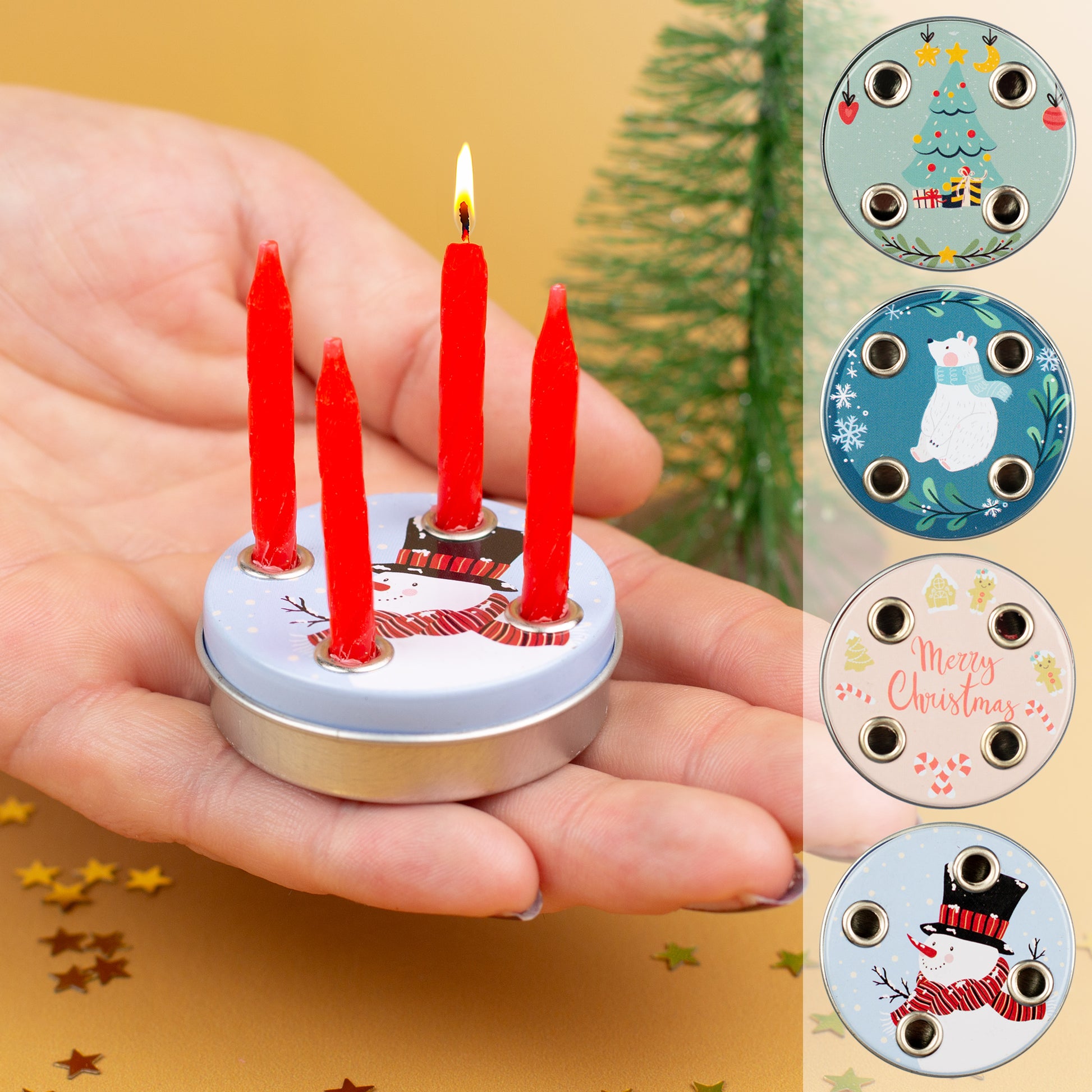 Mini-Adventskranz mit brennender Kerze im Schneemann-Design in der Hand gehalten, daneben drei weitere Design-Varianten mit Weihnachtsbaum, Eisbär und Merry Christmas.