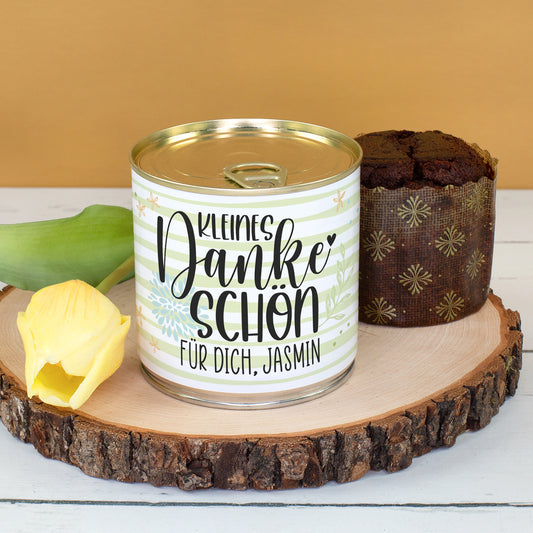 Schokoladen Brownie Kuchen in der Dose mit Kleines Dankeschön Motiv und Wunschtext auf Holzscheibe