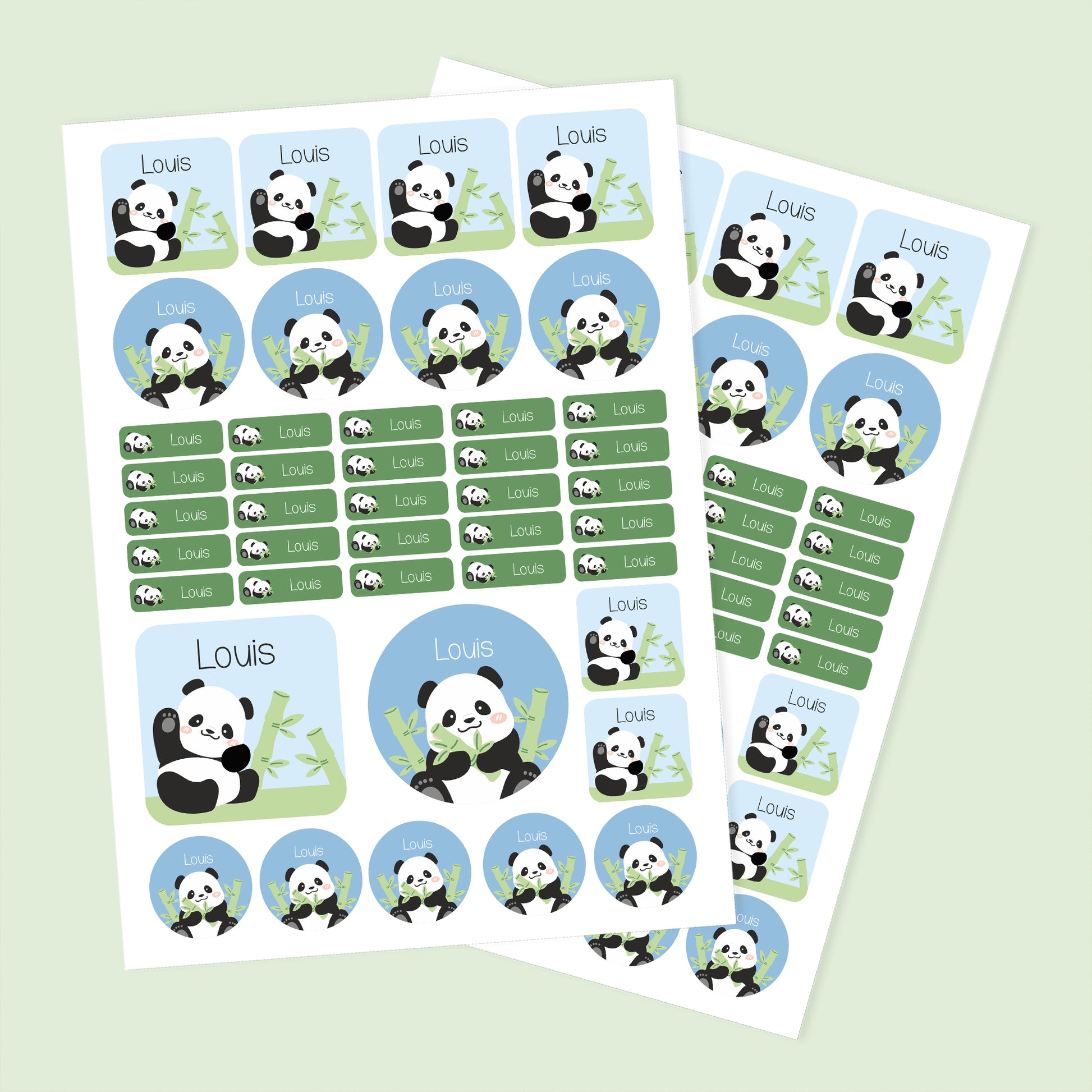 Zwei A4-Bögen mit personalisierten Panda Namensaufklebern für Kindergarten und Schule