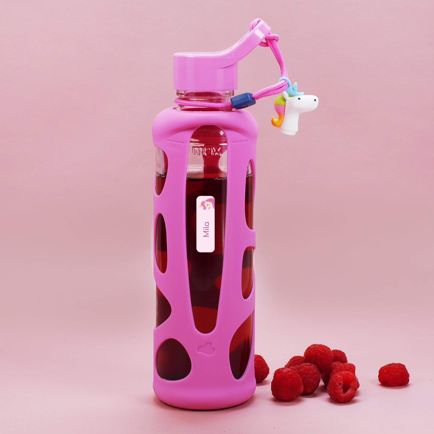 Trinkflasche mit kleinem Einhorn Namensetikett und Name Mila