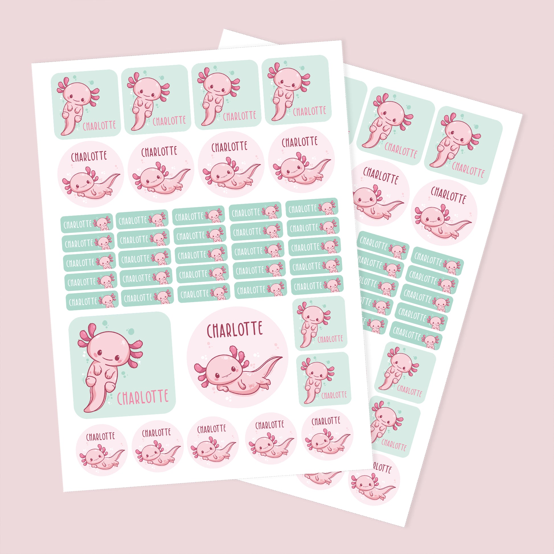 Zwei A4-Bögen mit personalisierten Namensaufklebern im Axolotl Design