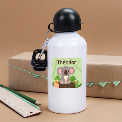 Trinkflasche mit eckigem Koala Namensaufkleber und Name Theodor