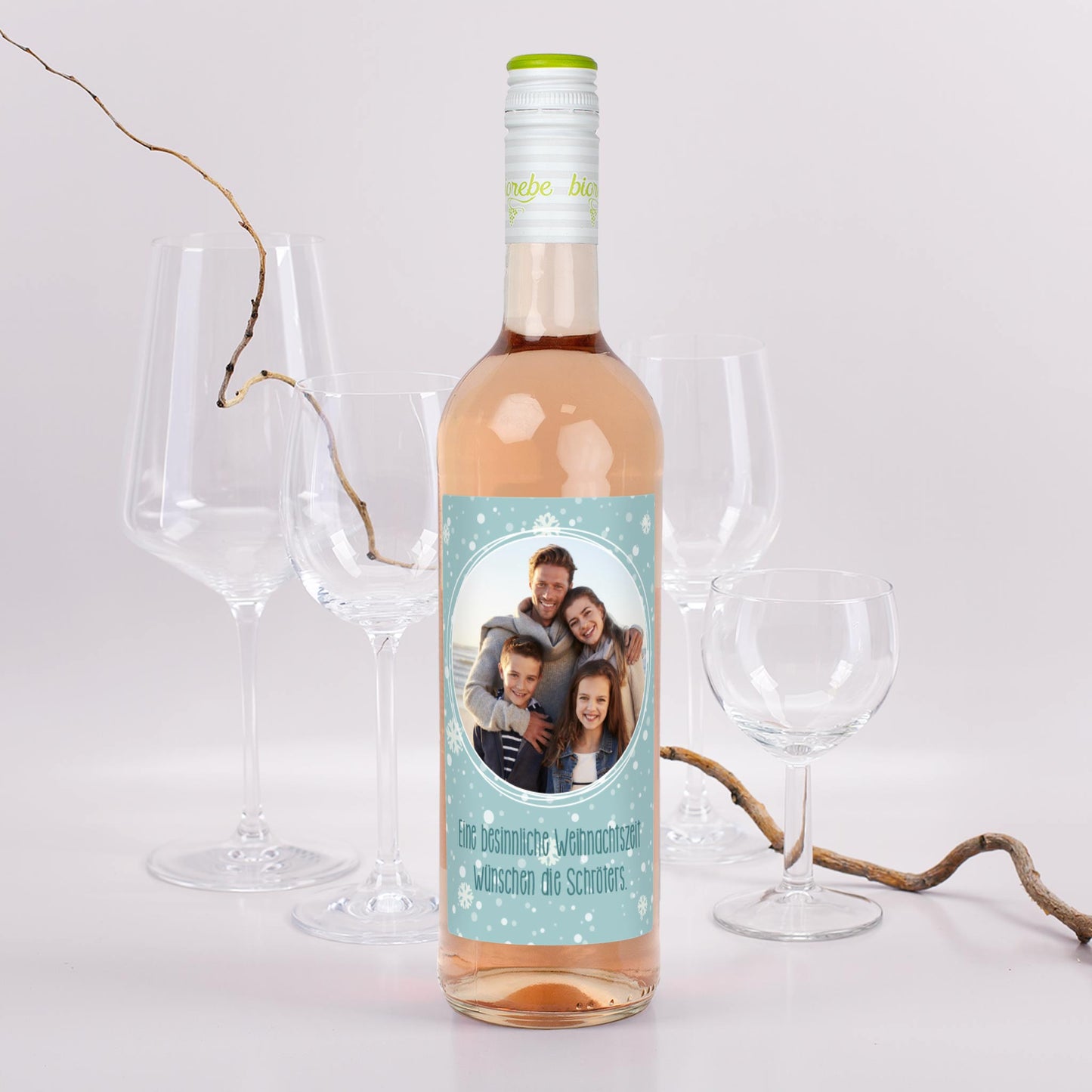 Weinflasche mit persönlichem Etikett und Foto zu Weihnachten | Biorebe Wein