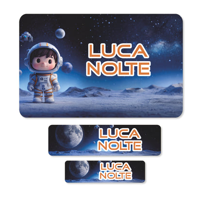 Übersicht der drei Aufklebergrößen mit Weltraum Motiv, Astronaut, Mond und Name Luca Nolte