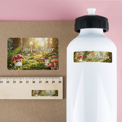 Namensaufkleber mit Pilz Motiv auf Trinkflasche, Lineal und Bastelpapier für Schule und Kindergarten