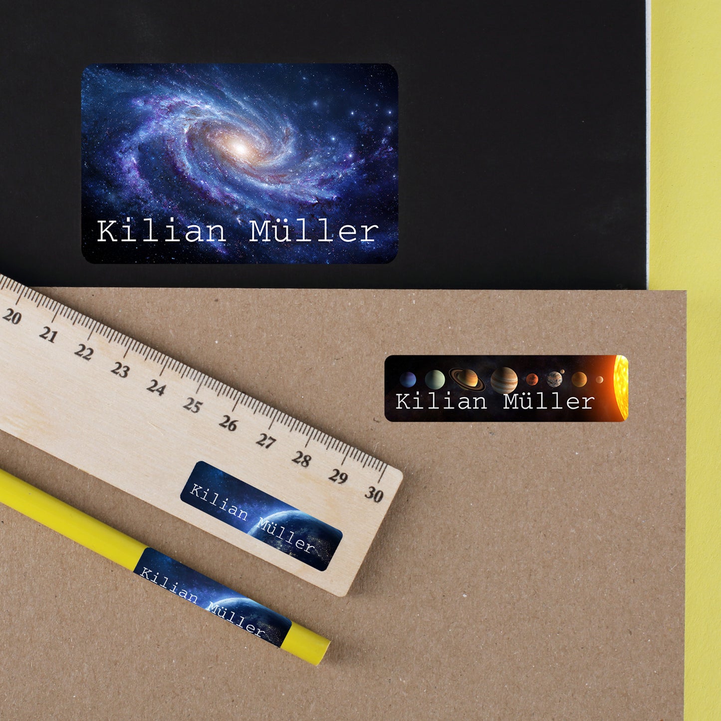 Namensaufkleber Set mit Galaxy Motiv, Name Kilian Müller, großen Etiketten, schmalen Aufklebern für Stifte und Lineal
