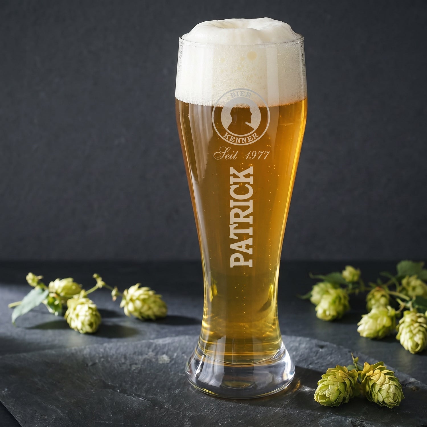Weizenbierglas mit Name und Geburtsjahr für echte Bierkenner