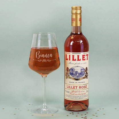Lillet Rosé mit persönlich graviertem Weinglas als Weihnachtsgeschenk