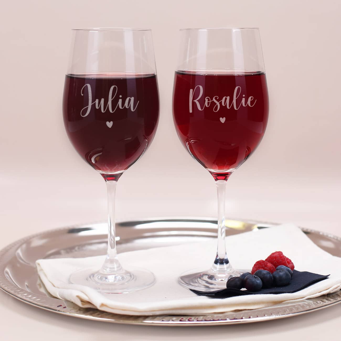 Freunde sind ein Geschenk - Wein Geschenkset mit gravierter Weinflasche und zwei Weingläsern