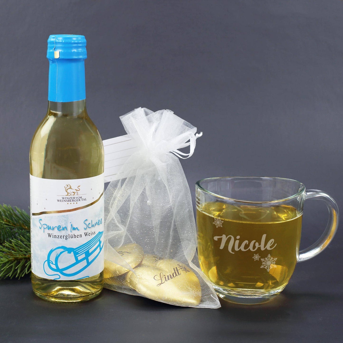 Kleiner Glühwein, 4 Schokoherzen & graviertes Teeglas