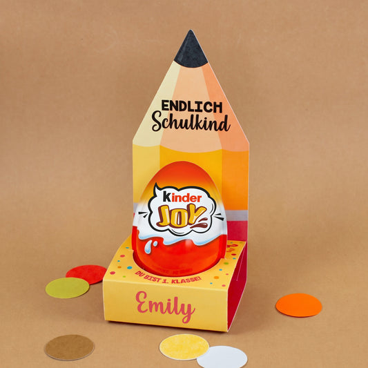 Kinder Joy Einschulungsgeschenk mit Name Emily, Spruch Endlich Schulkind und Konfetti-Deko