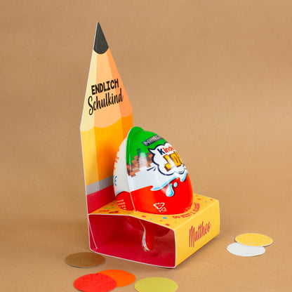 Kinder Joy in personalisierter Stift-Verpackung zur Einschulung mit Name Mattheo