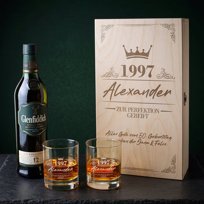 Glenfiddich Whisky Geschenkset mit personalisierter Holzkiste, Flasche und zwei gravierten Gläsern