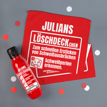 Personalisiertes Feuerwehr Geschenkset mit roter Trinkflasche „Julians Durstlöscher“ und rotem Handtuch „Julians Löschdeckchen“
