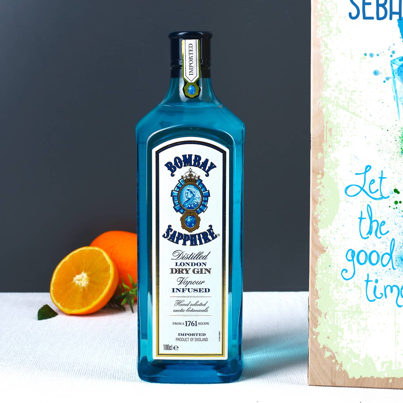Bombay Sapphire Gin in bedruckter Geschenkverpackung