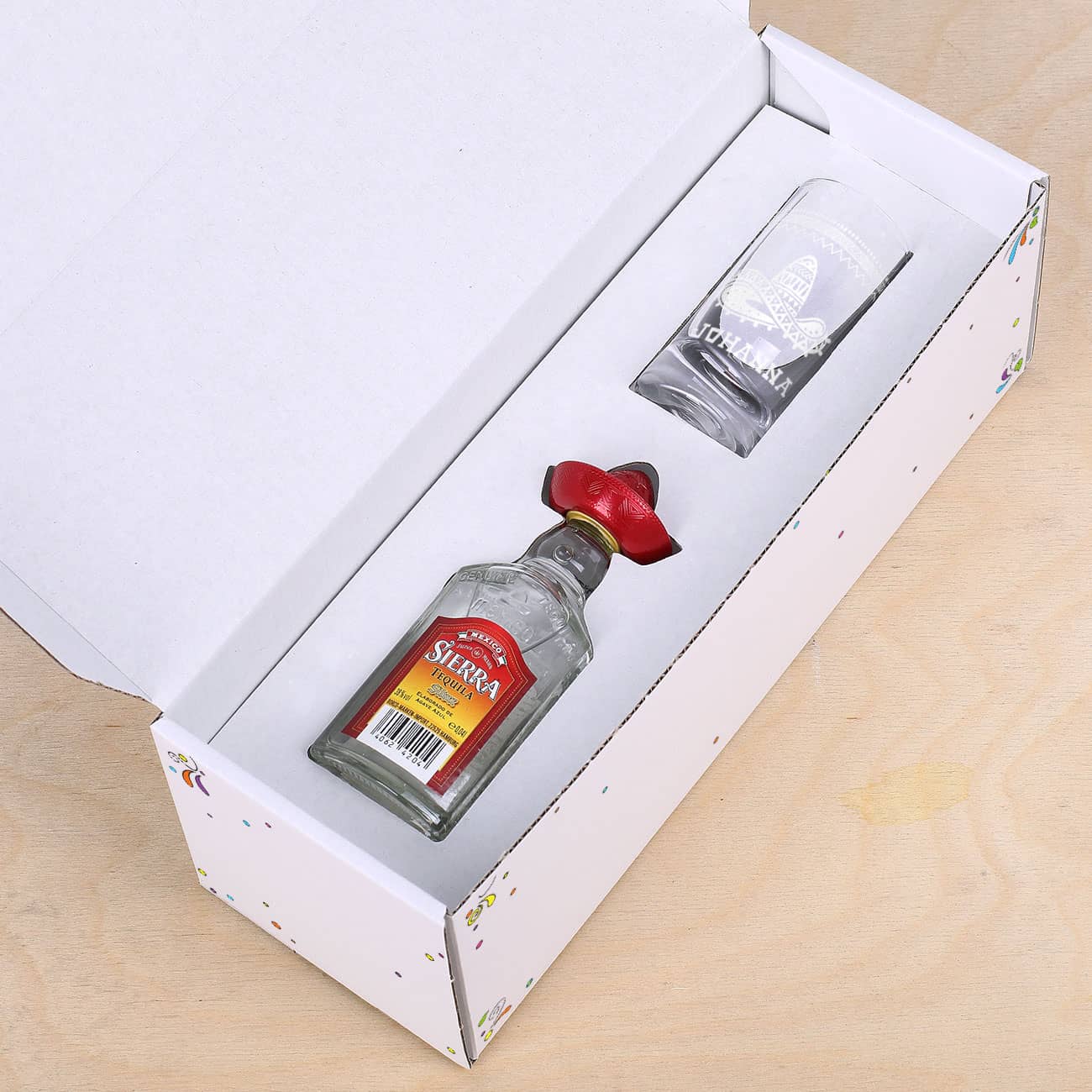 Geschenkset mit Shotglas und kleiner Flasche Tequila