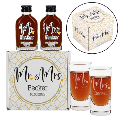 Schnaps-Geschenkset - Mr. & Mrs. - mit zwei Kräuterschnäpsen, Gläsern und einer tollen Geschenkverpackung