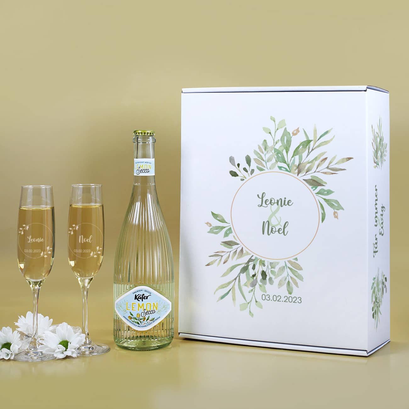 Geschenkset mit zwei Sektgläsern, Fruchtsecco und dazu passender Geschenkbox