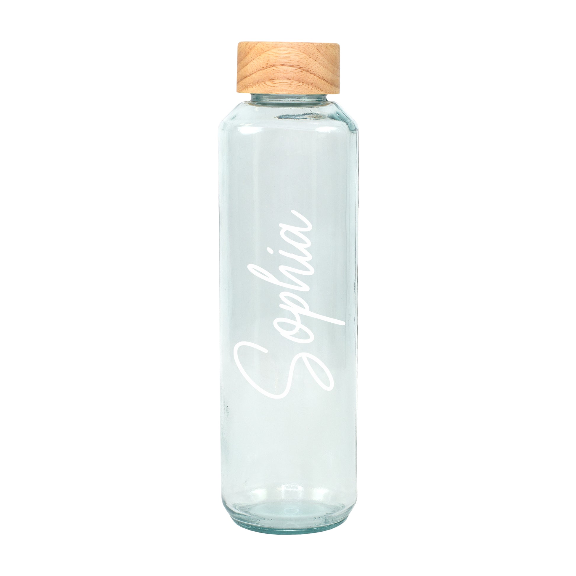 Freigestellte Glas Trinkflasche mit Holzdeckel und weißem Namen Sophia auf transparentem recyceltem Glas