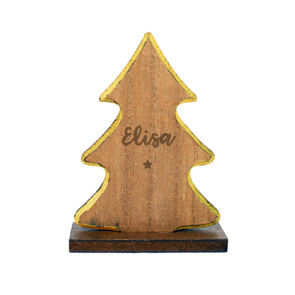 Einzelner Holz-Tannenbaum mit goldfarbenem Rand und Gravur „Elisa“, kleiner Stern unter dem Namen, auf weißem Hintergrund freigestellt.