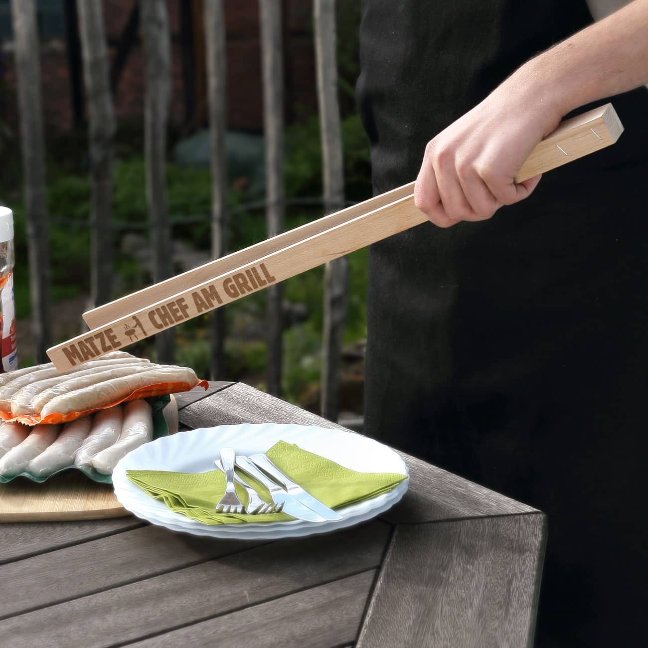 Grillzange aus Holz