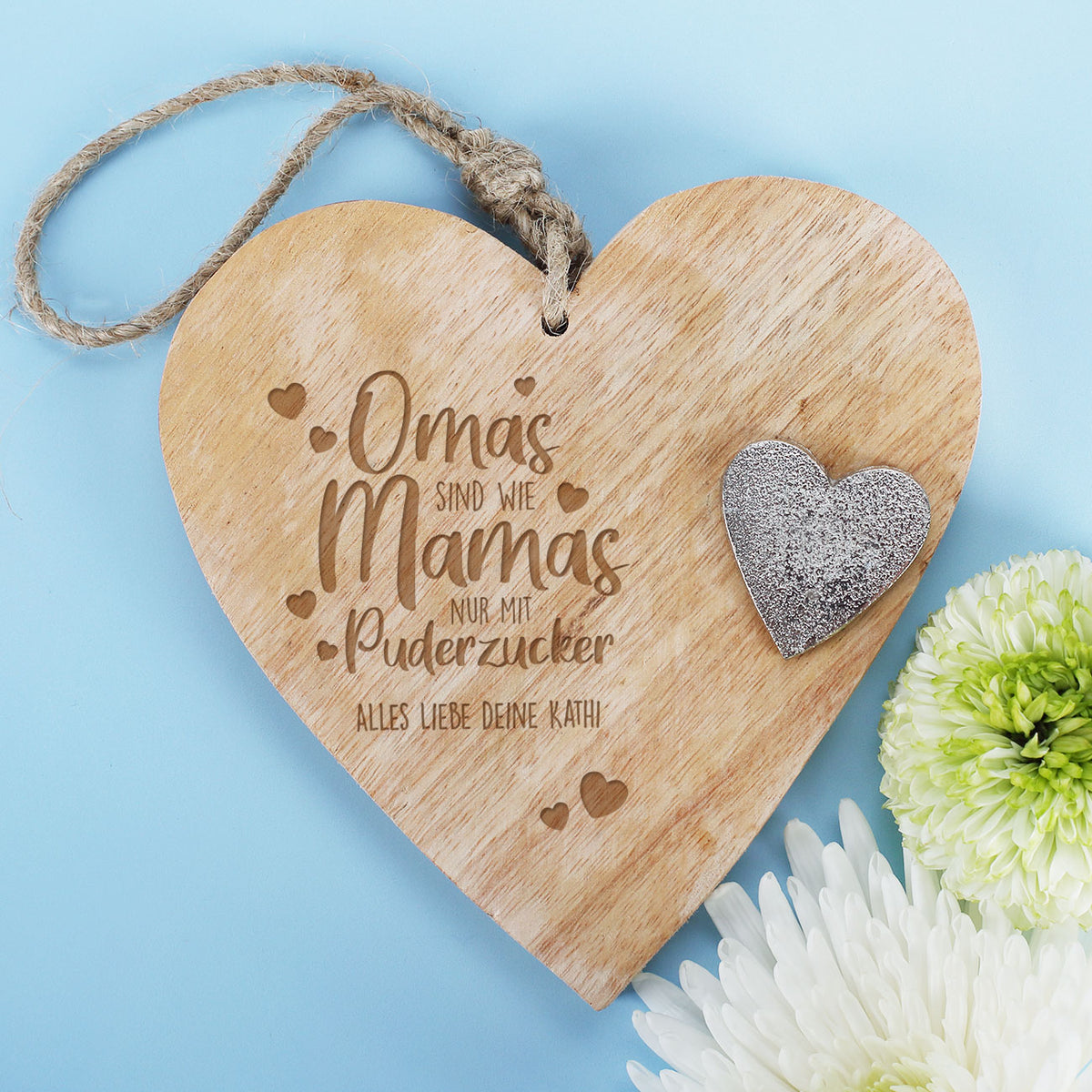 Personalisiertes Holzherz für Oma mit Spruch Omas sind wie Mamas nur mit Puderzucker und Wunschtext graviert