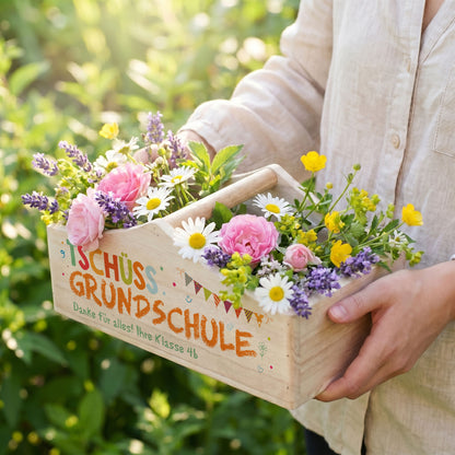 Tschüss Grundschule - Präsentkorb Pflanzkiste als Abschiedsgeschenk für Lehrer