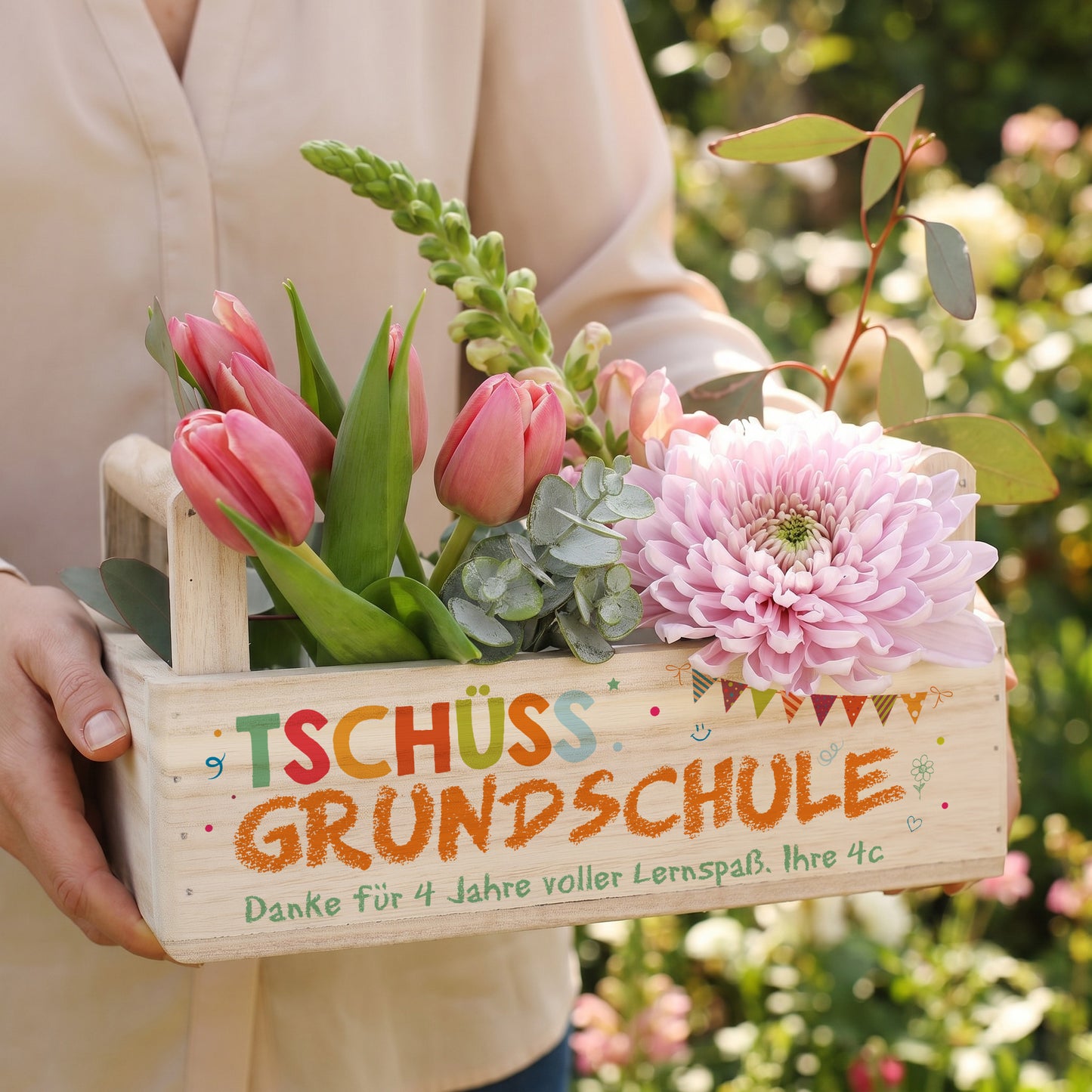 Tschüss Grundschule - Präsentkorb Pflanzkiste als Abschiedsgeschenk für Lehrer