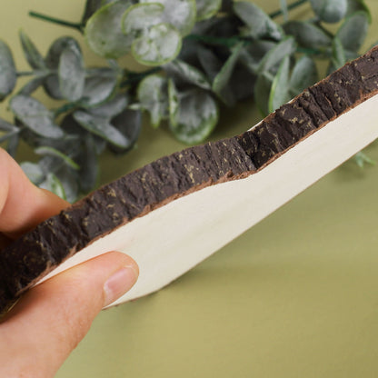 Holzscheibe in Herzform mit synthetischer Baumkante