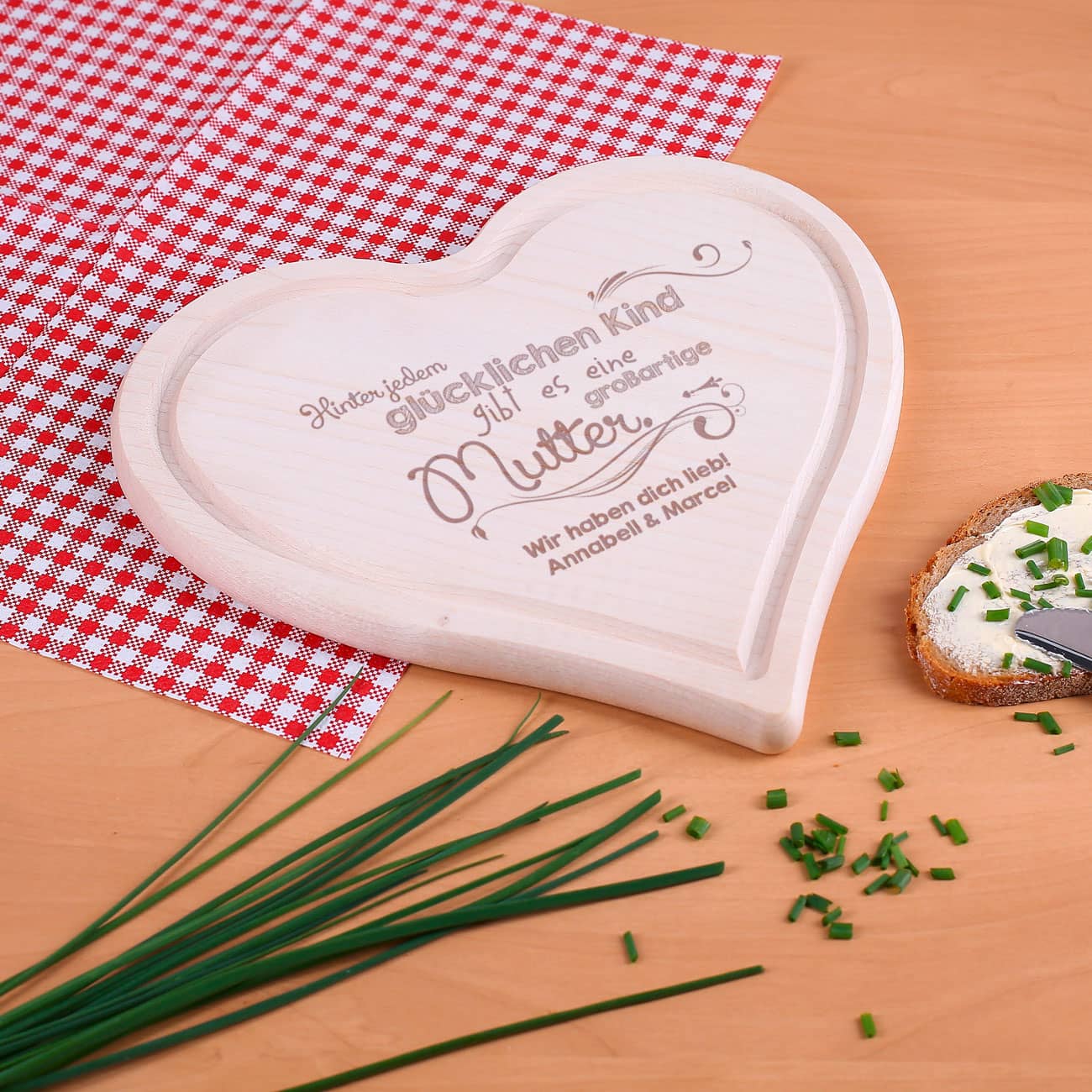 Graviertes Herzbrettchen