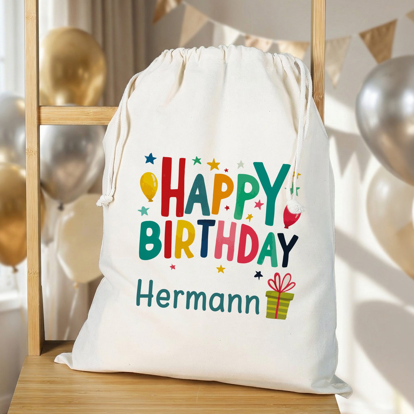Großer personalisierter Geschenksack Happy Birthday mit Name auf naturfarbenem Stoffbeutel