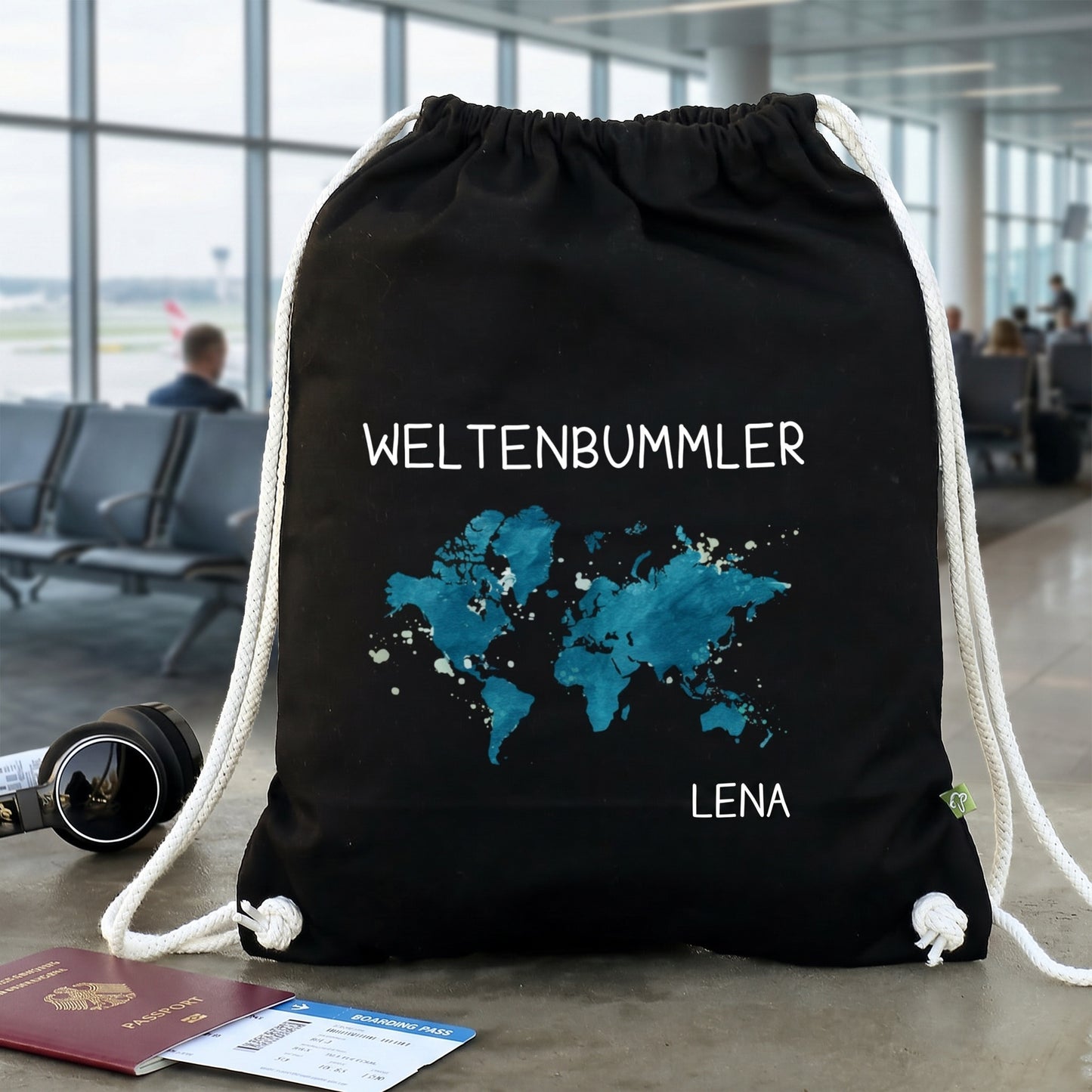 Weltenbummler Rucksack für die Reise - schwarz mit Weltkarte und Name