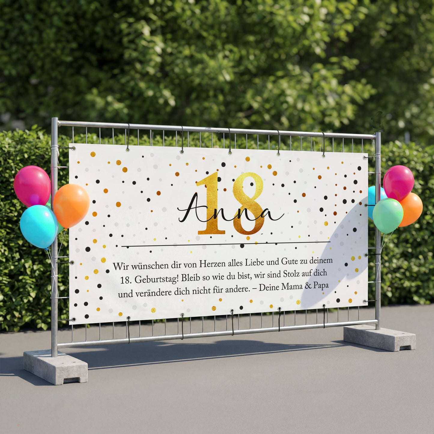Personalisiertes Bauzaunbanner zum Geburtstag mit Name Anna, Alter 18 und Konfetti Design am Zaun