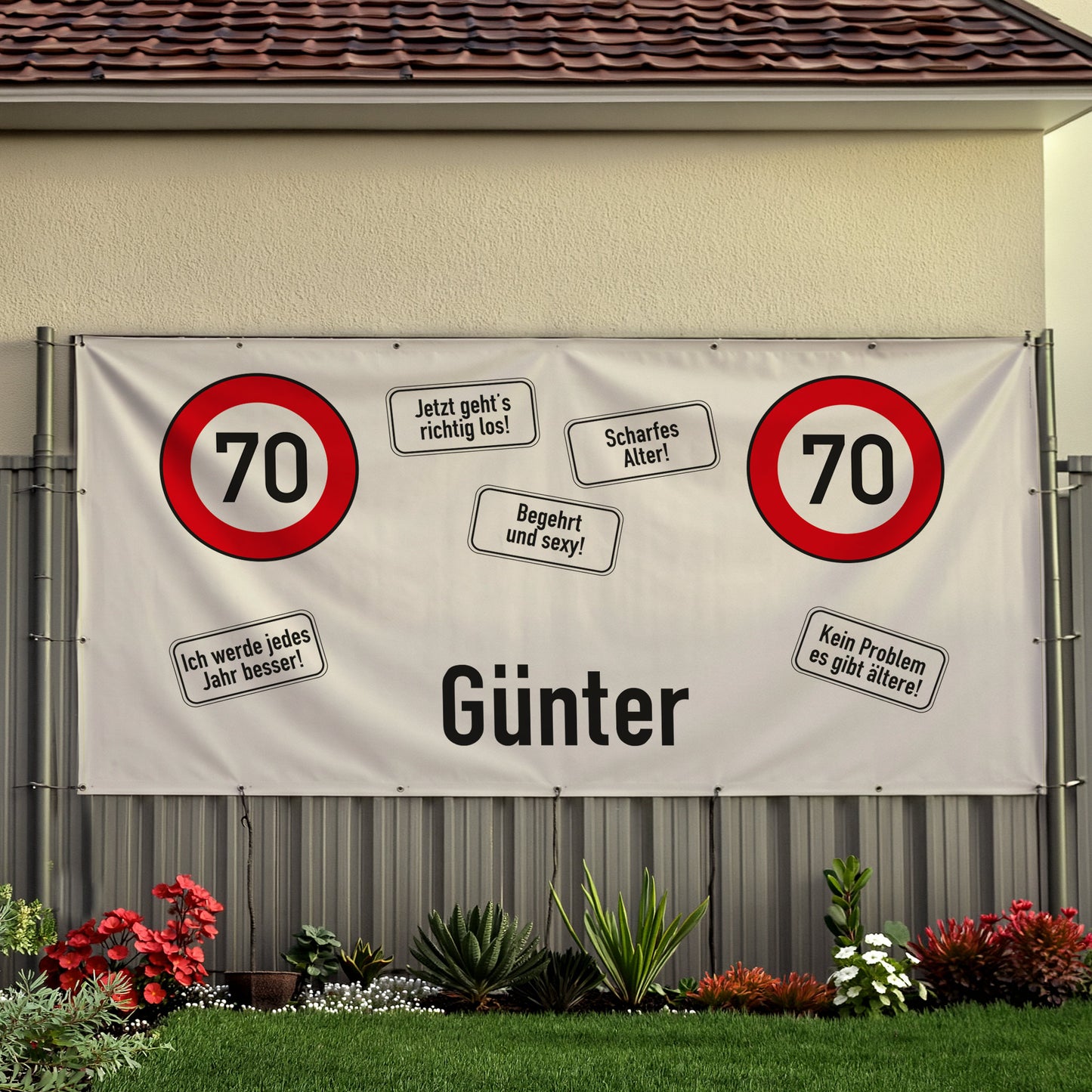 Personalisiertes Geburtstagsbanner zum 70. Geburtstag mit Name Günter als große Partydeko am Zaun